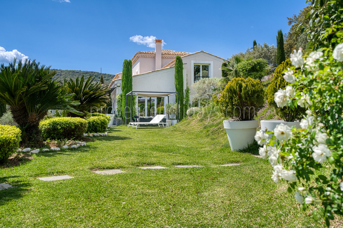 20 - Mistral Serene: Villa: Exterior