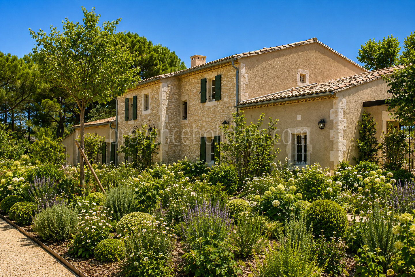 3 - Mas mit Tennisplatz in Eygalières: Villa: Exterior