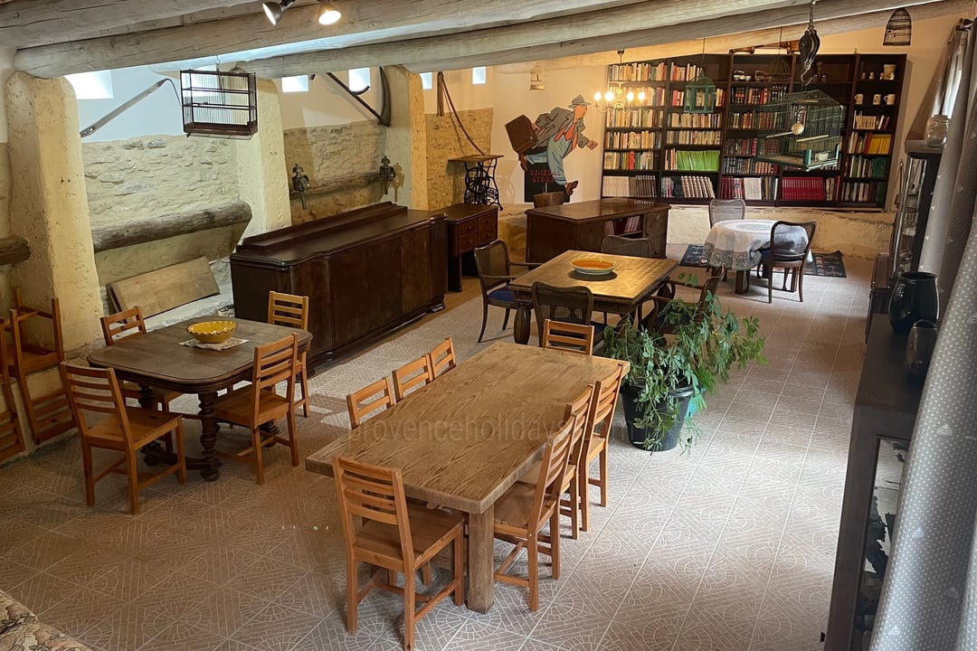 6 - La Grange de la Roque: Villa: Interior