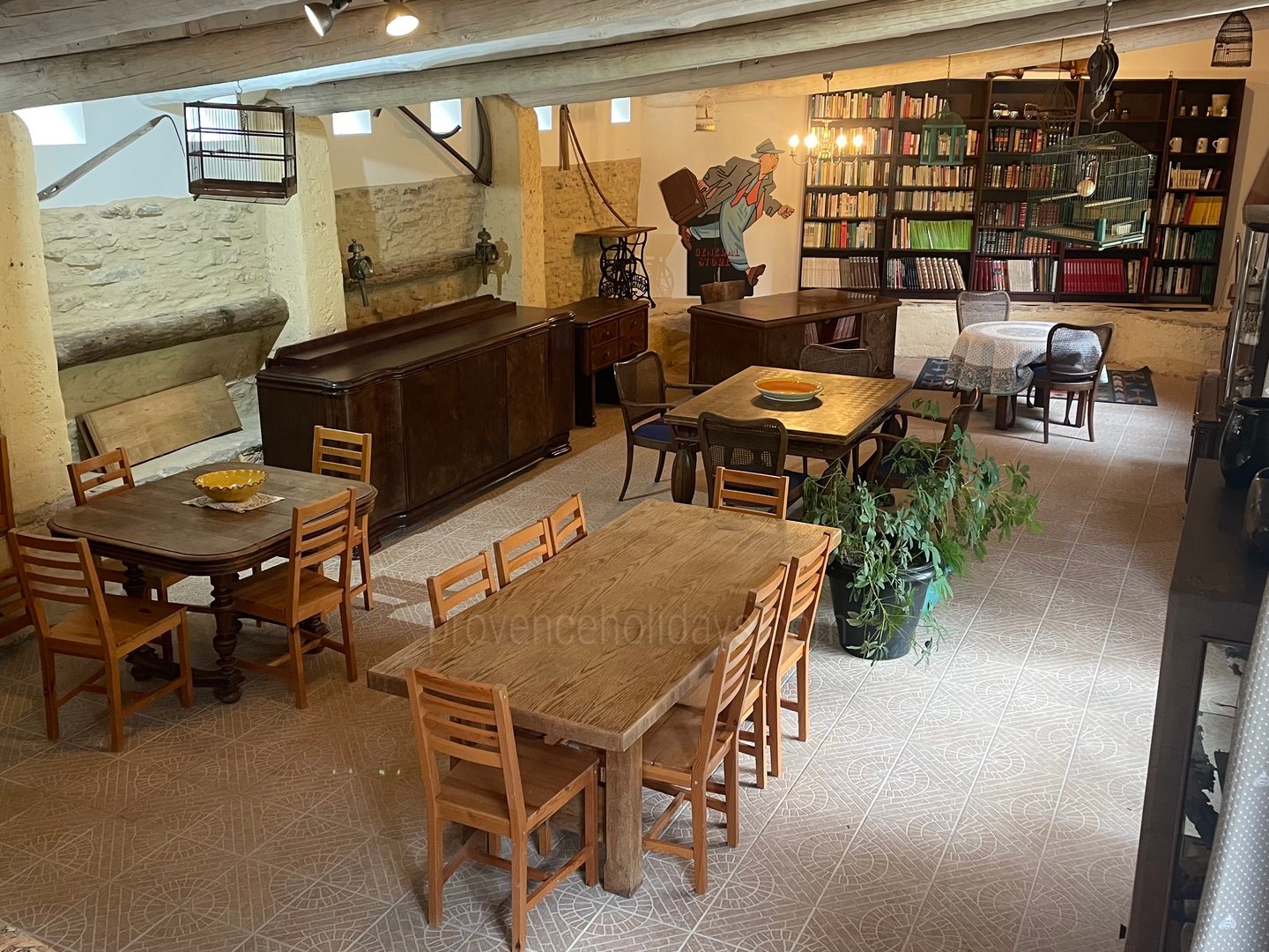 6 - La Grange de la Roque: Villa: Interior