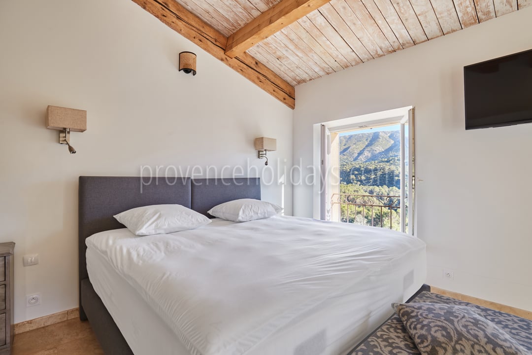 15 - À l\'Ombre de Cézanne: Villa: Bedroom