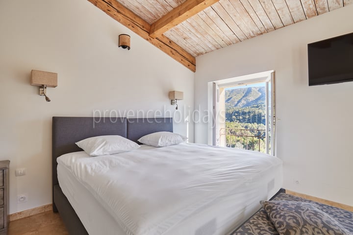 15 - À l\'Ombre de Cézanne: Villa: Bedroom