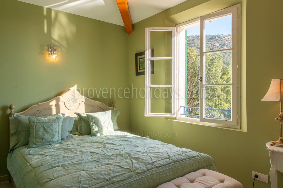 5 - Villa Grimaldi: Villa: Bedroom