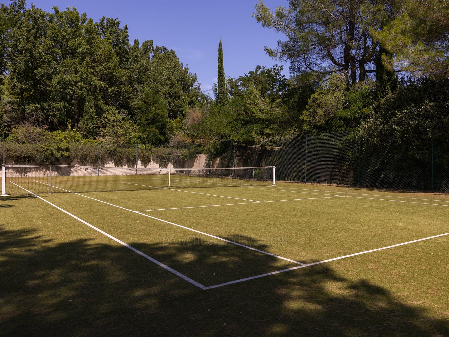 Luxuriöses Ferienhaus im Luberon mit privatem Tennisplatz