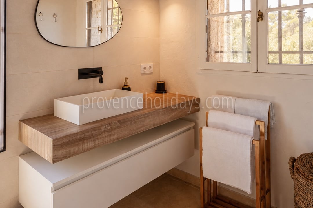 12 - Villa Caleous: Villa: Bathroom