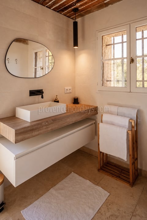 12 - Villa Caleous: Villa: Bathroom