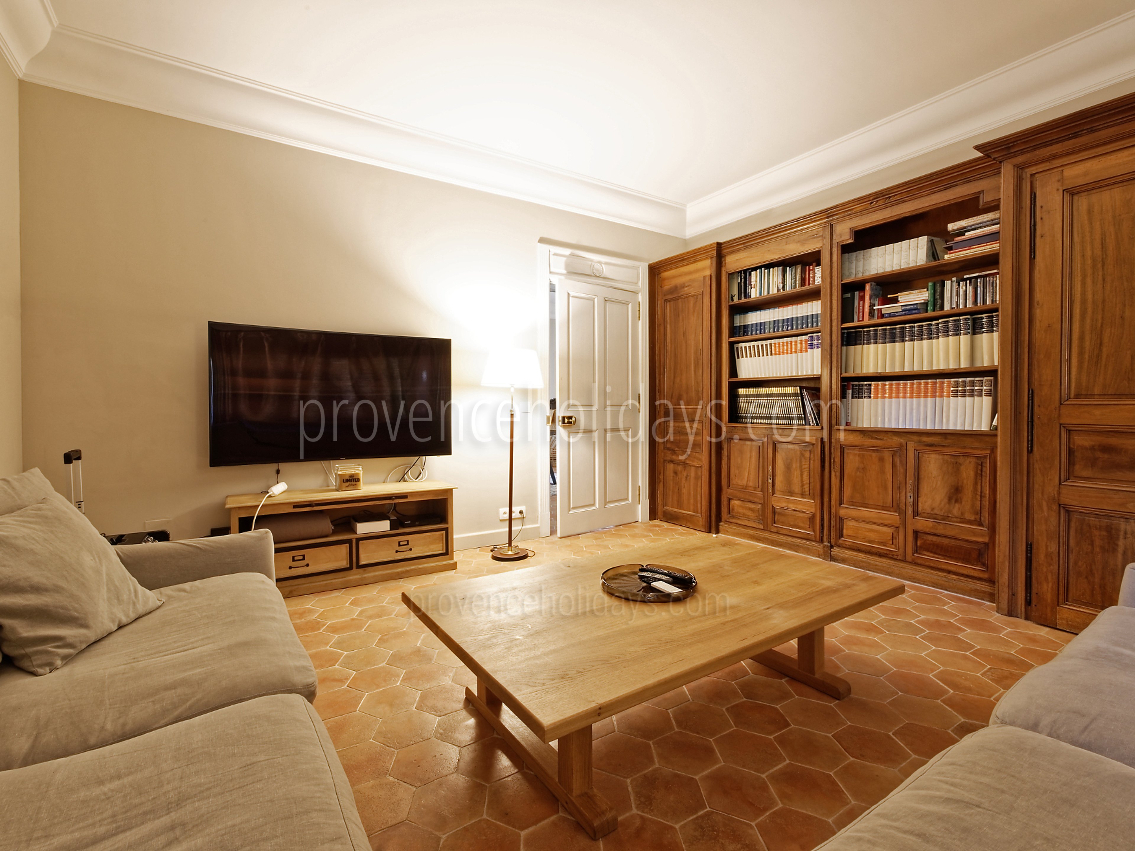81 - Villa Garrigue: Villa: Interior