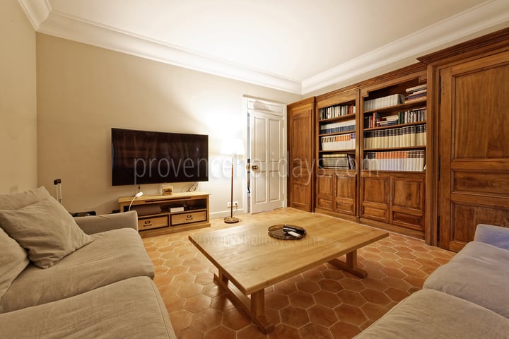 81 - Villa Garrigue: Villa: Interior