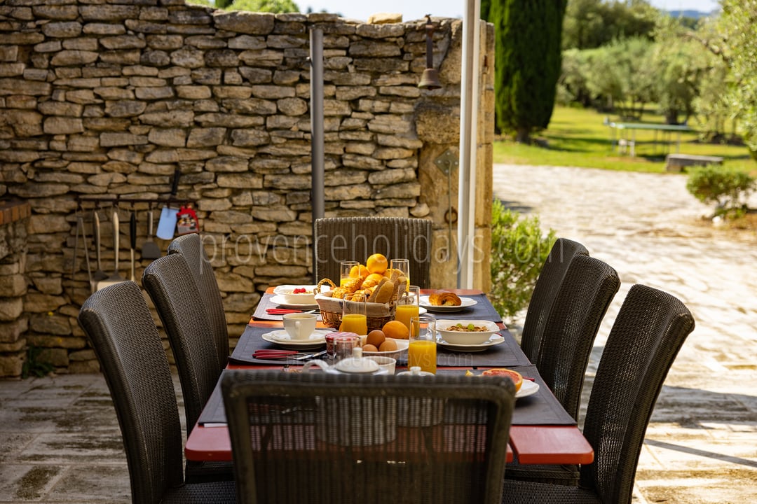 8 - Mas de Tournesol: Villa: Exterior