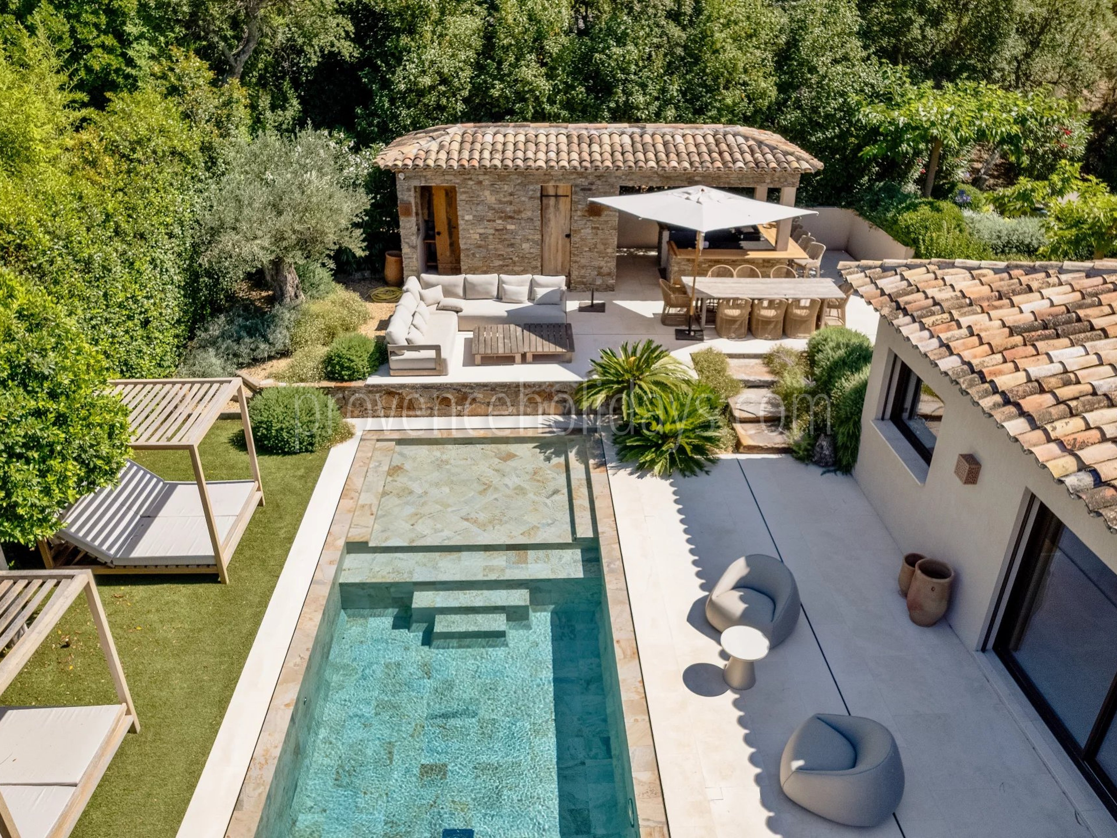 12 - Ebenerdige Villa in Ramatuelle: Villa: Exterior