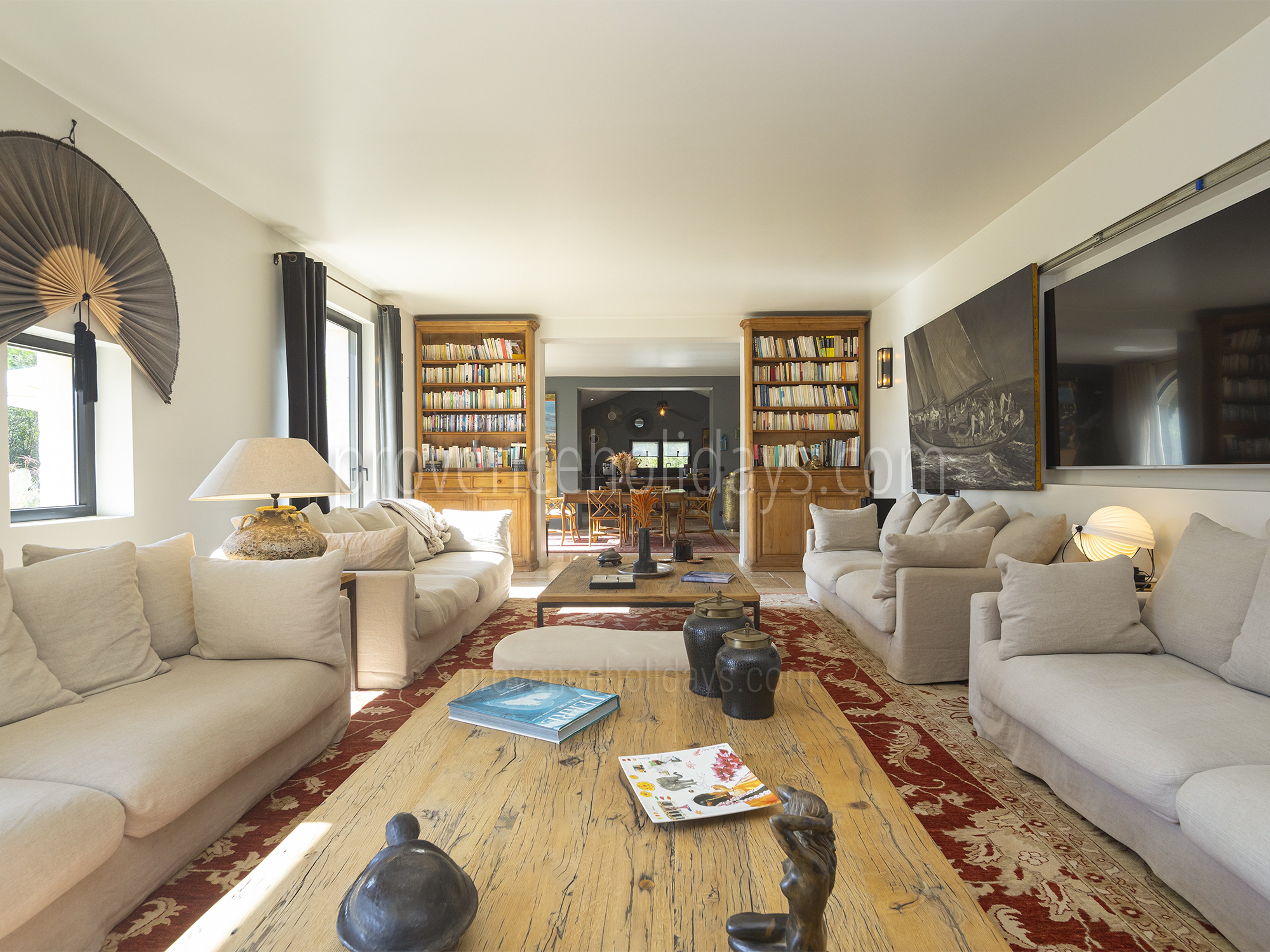 7 - La Villa Gauloise: Villa: Interior