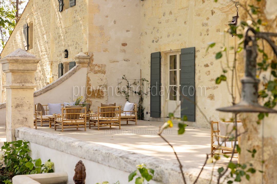 21 - Bastide Mouriès: Villa: Exterior