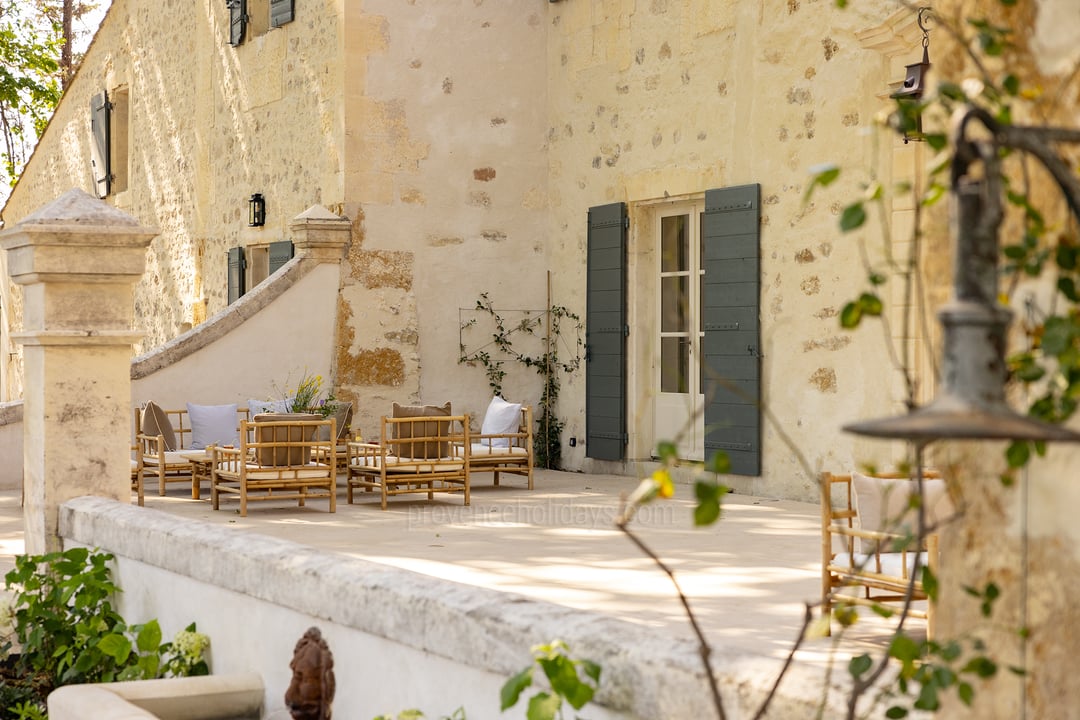 20 - Bastide Mouriès: Villa: Exterior