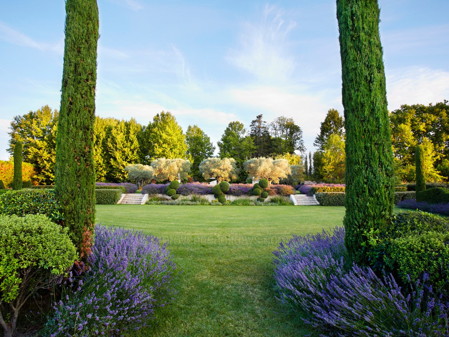 16 - Eden Provençal: Villa: Exterior