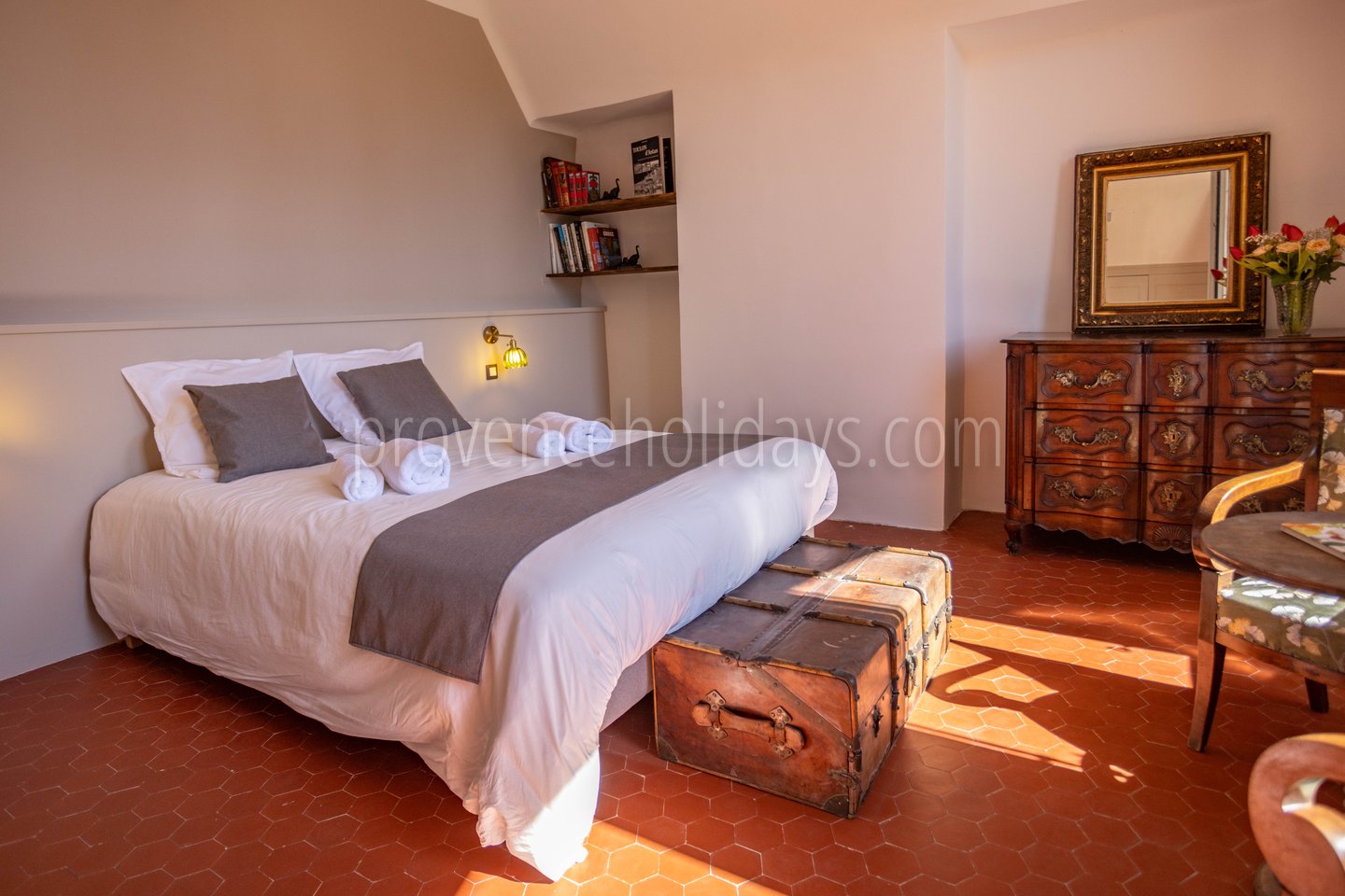 12 - Domaine Ora: Villa: Bedroom