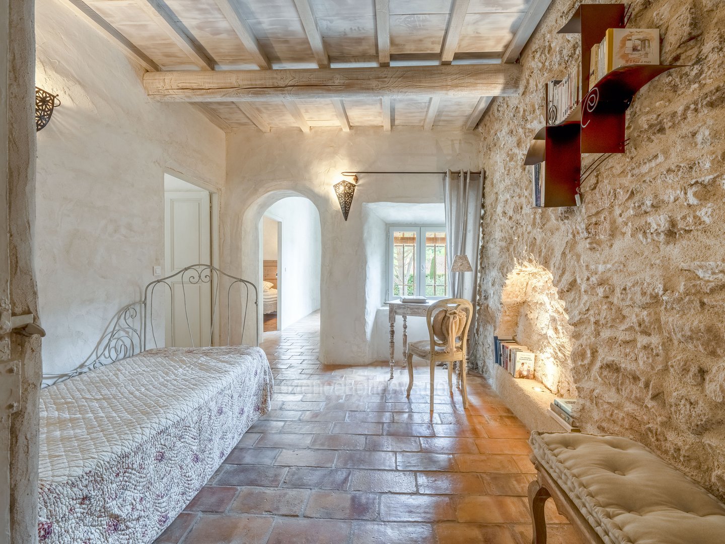 17 - Le Mas de Ménerbes: Villa: Bedroom