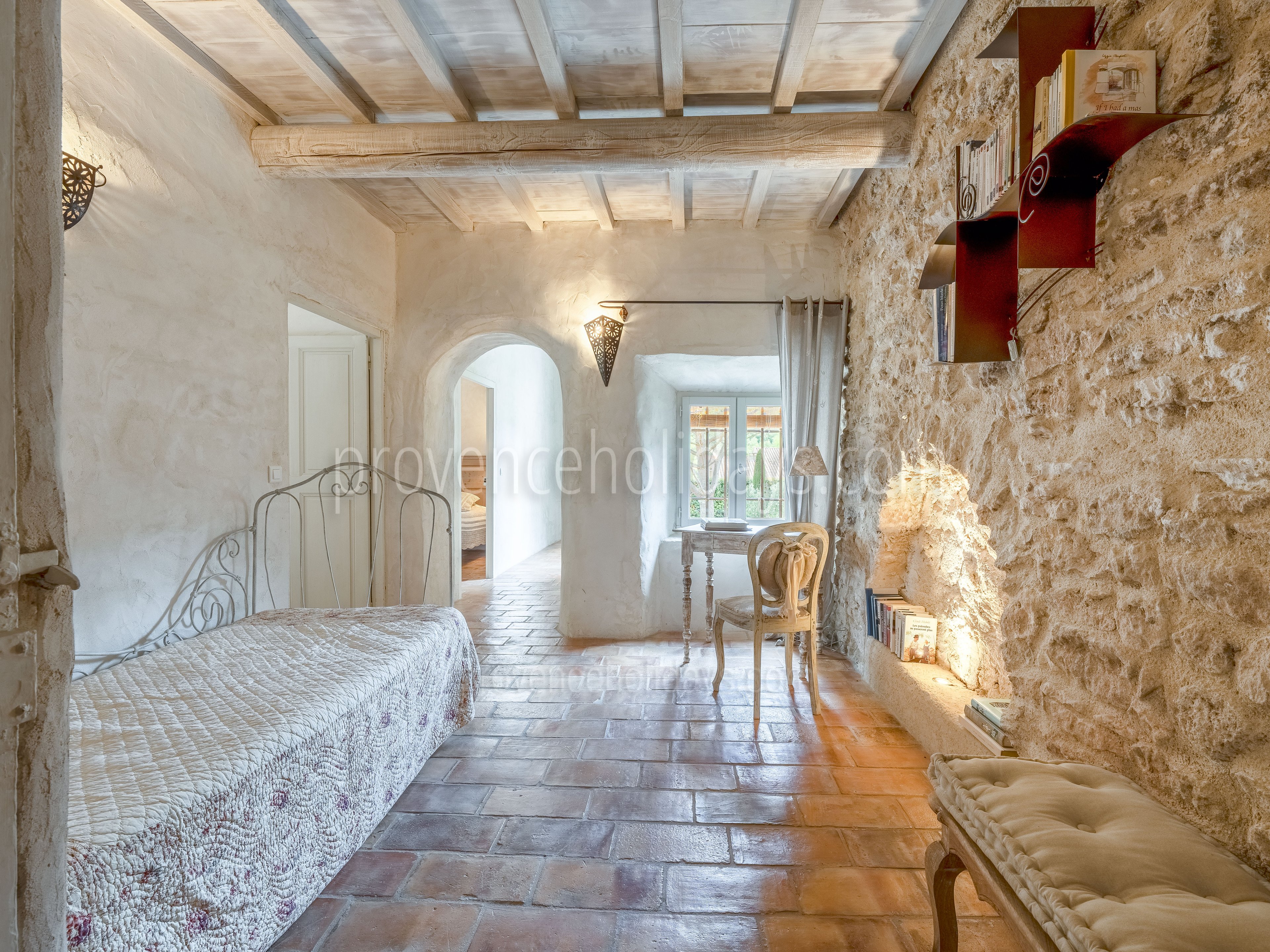 17 - Le Mas de Ménerbes: Villa: Bedroom