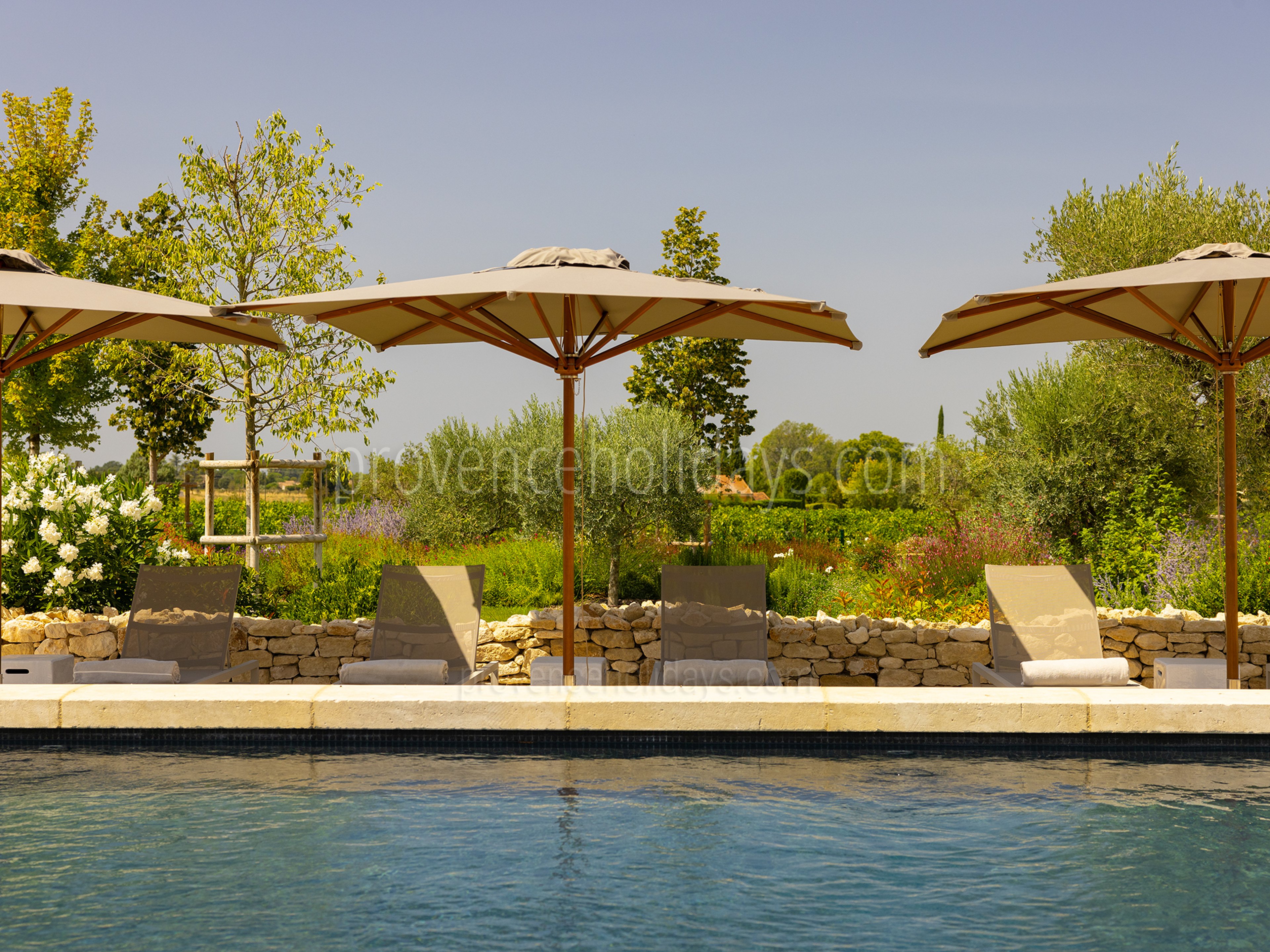 9 - Grand Mas d\'Oppède: Villa: Exterior