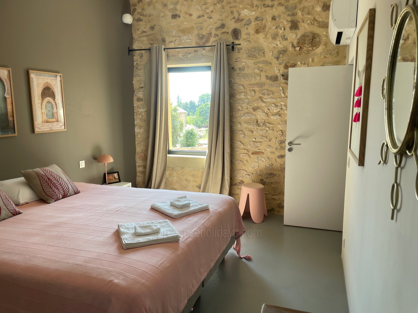 50 - Bastide du Lavoir: Villa: Bedroom