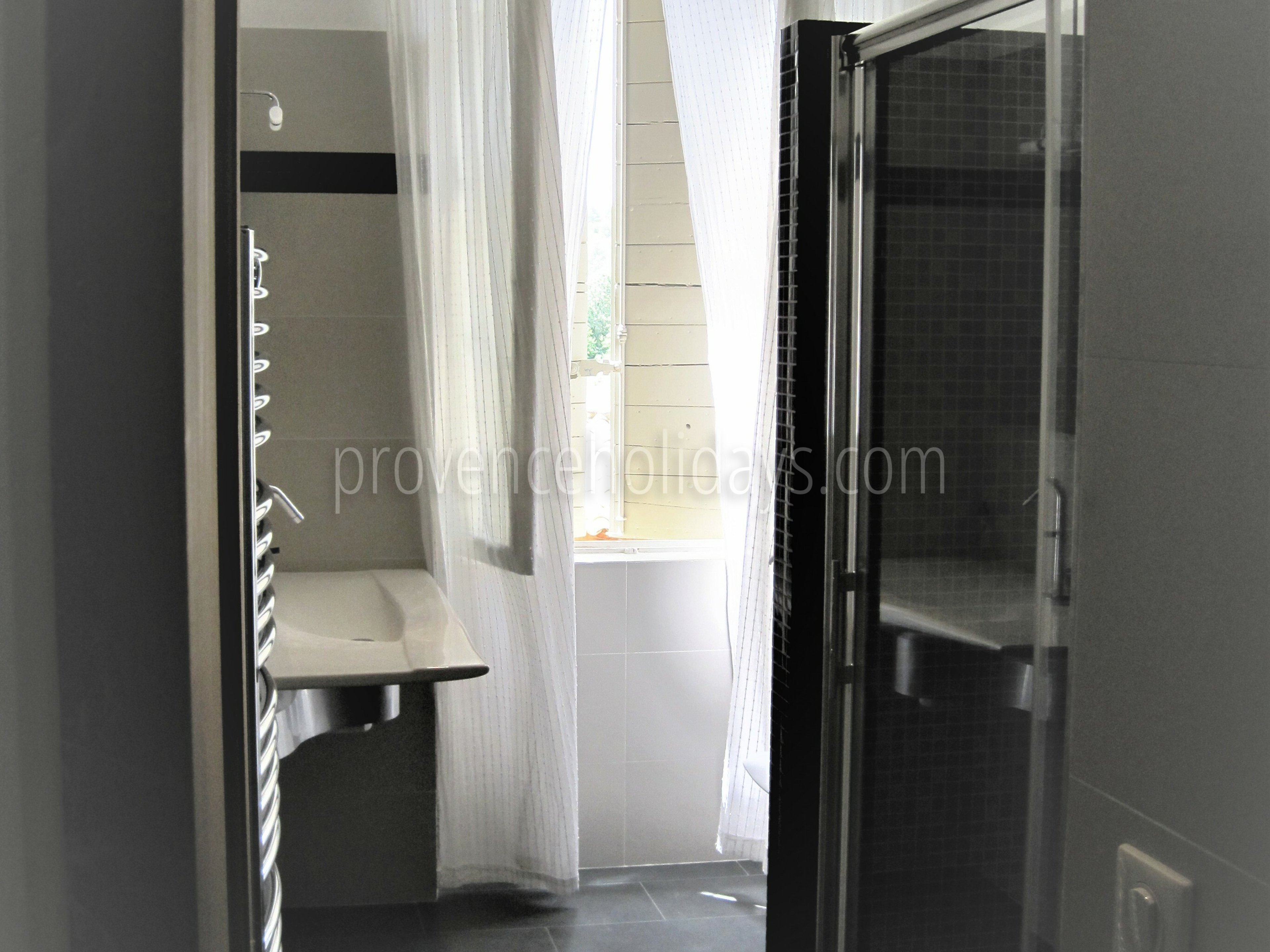 42 - Mas Lambesc: Villa: Interior