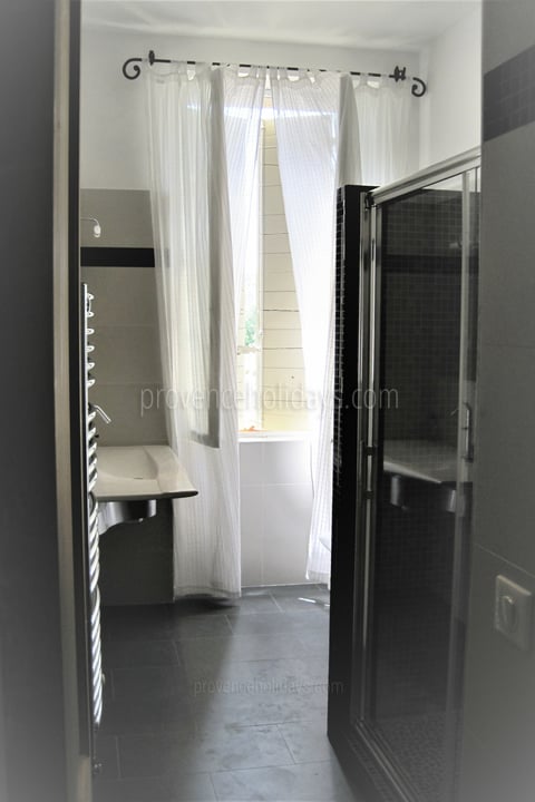 42 - Mas Lambesc: Villa: Interior