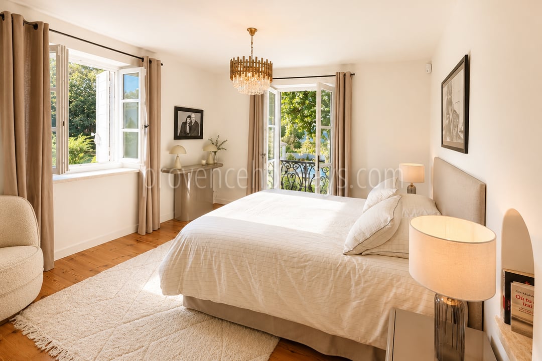 20 - Uitzonderlijke, gerenoveerde stenen boerderij: Villa: Bedroom