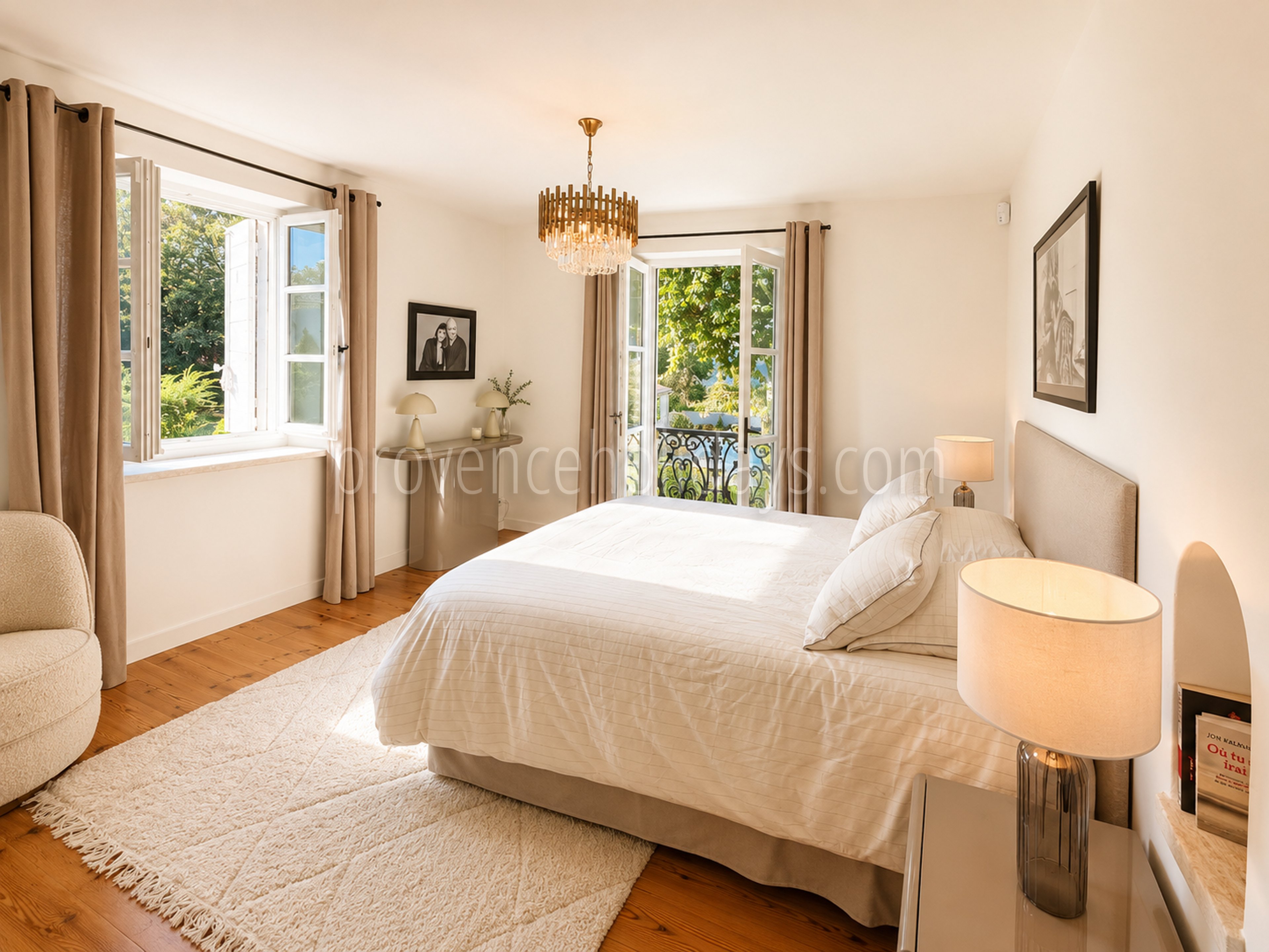 20 - Uitzonderlijke, gerenoveerde stenen boerderij: Villa: Bedroom