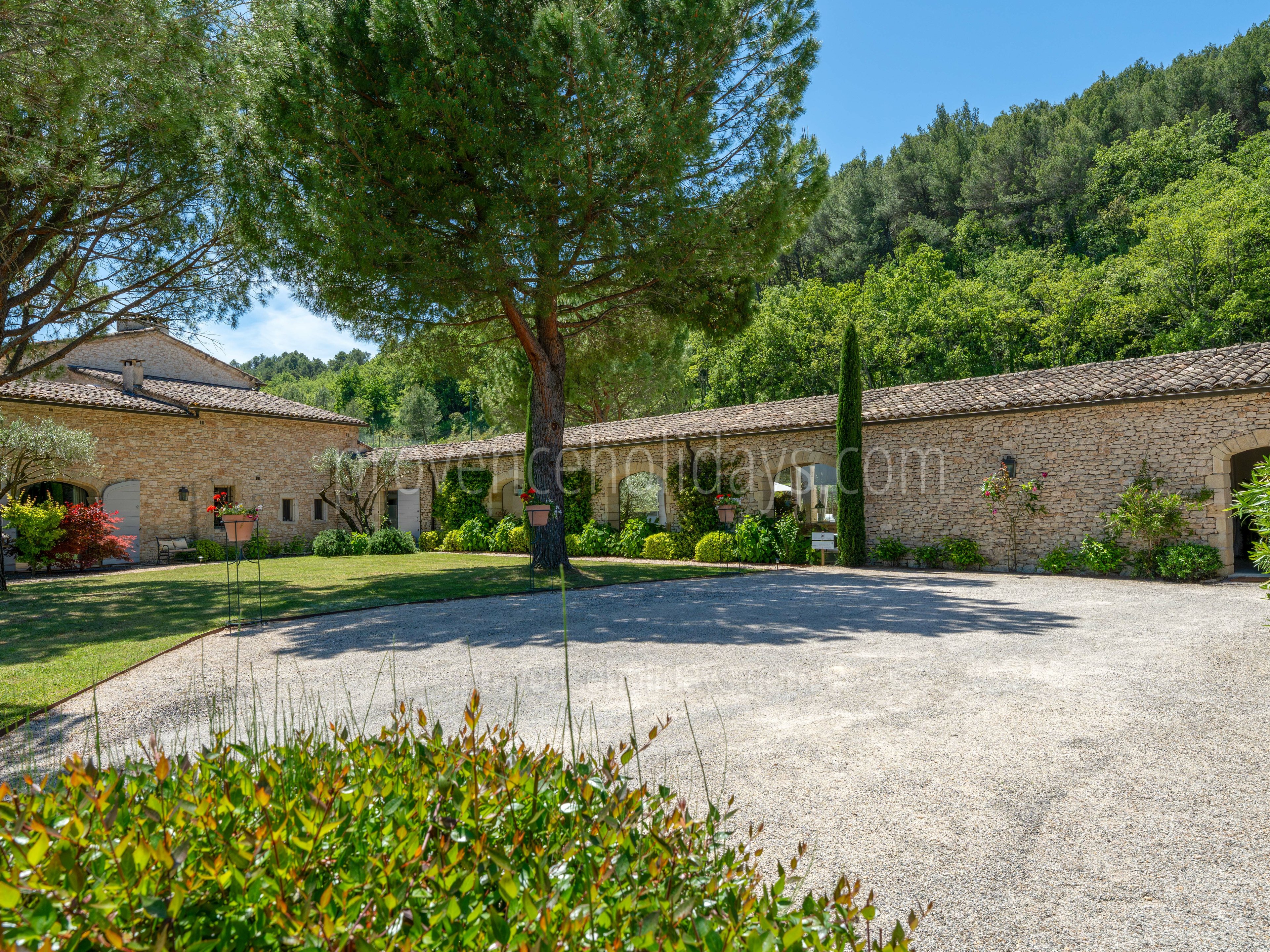 19 - Le Mas de Goult (24): Villa: Exterior