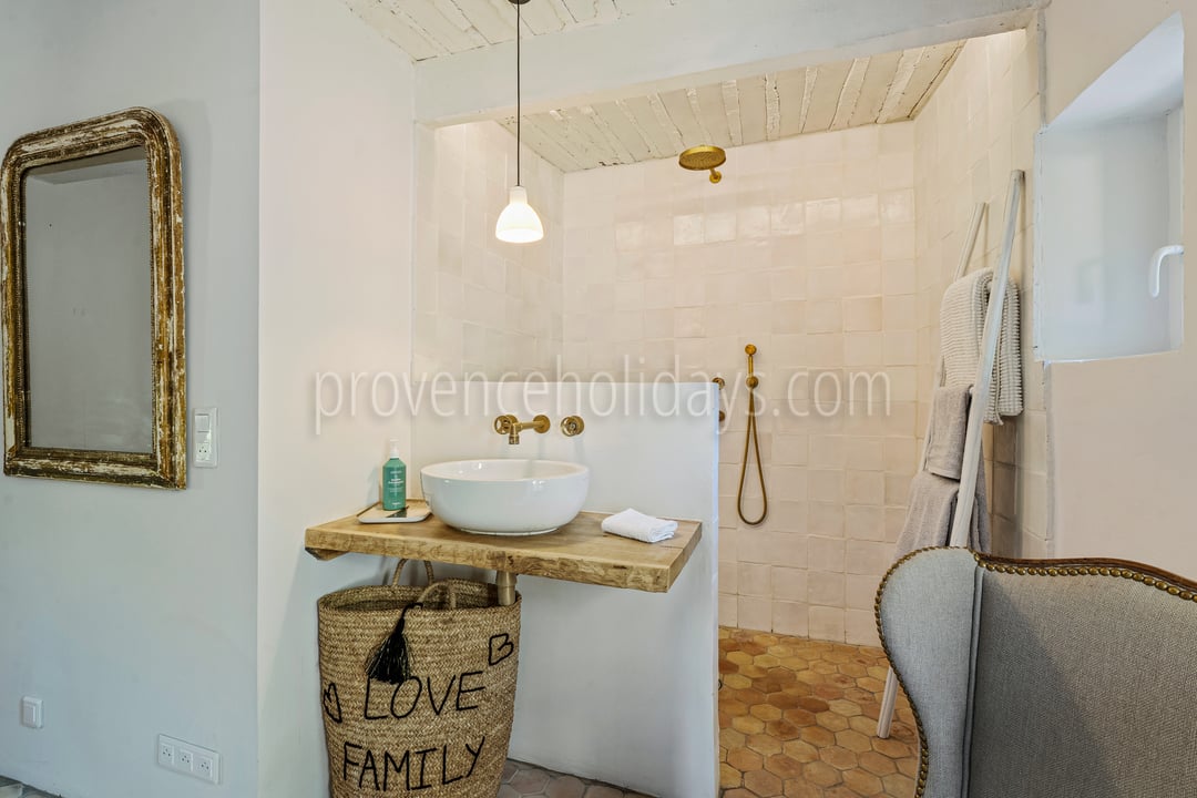 37 - Domaine des Pierres: Villa: Bathroom 1