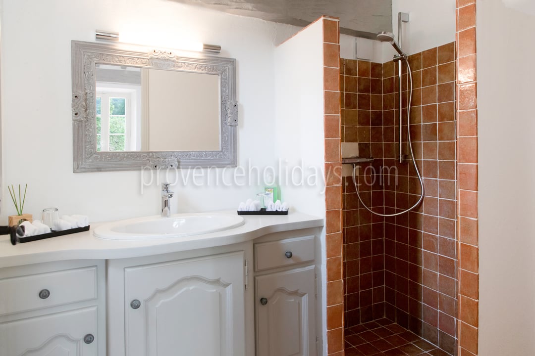 24 - Bastide Queen: Villa: Bathroom