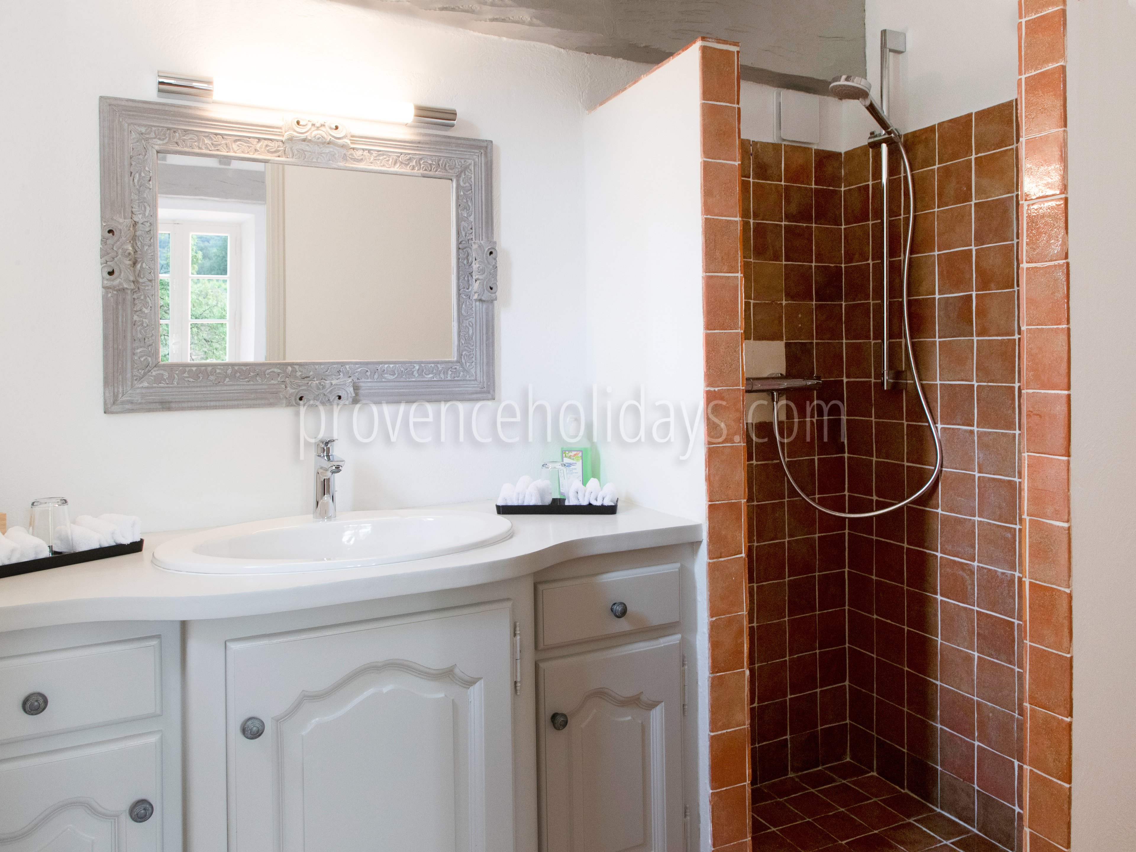 24 - Bastide Queen: Villa: Bathroom
