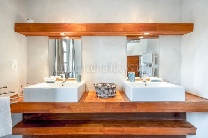 47 - Maison Paradou: Villa: Bathroom