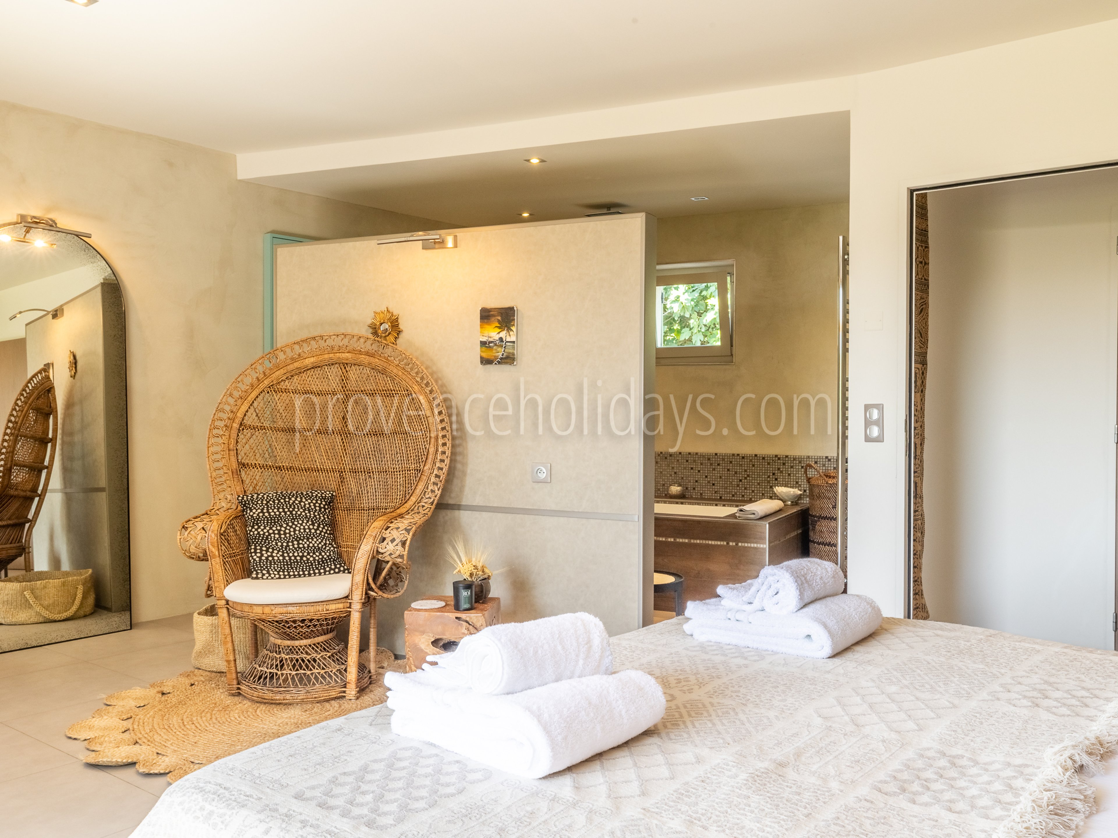 21 - Le Mas du Vallon: Villa: Bedroom