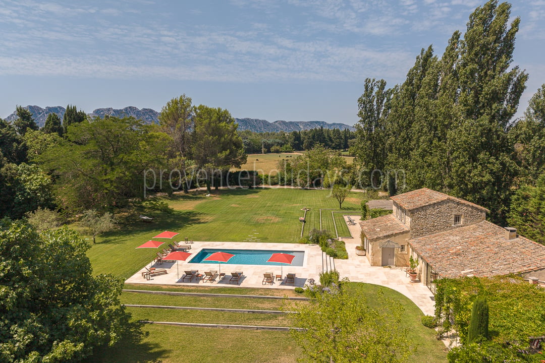 47 - Le Mas des Magnans: Villa: Exterior