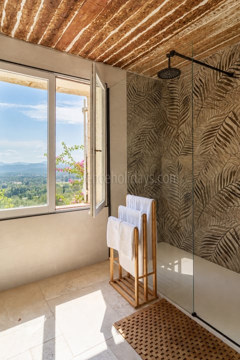 16 - Villa Caleous: Villa: Bathroom