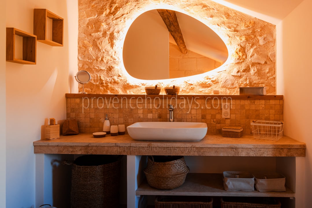 71 - Mas des Pommiers: Villa: Bathroom