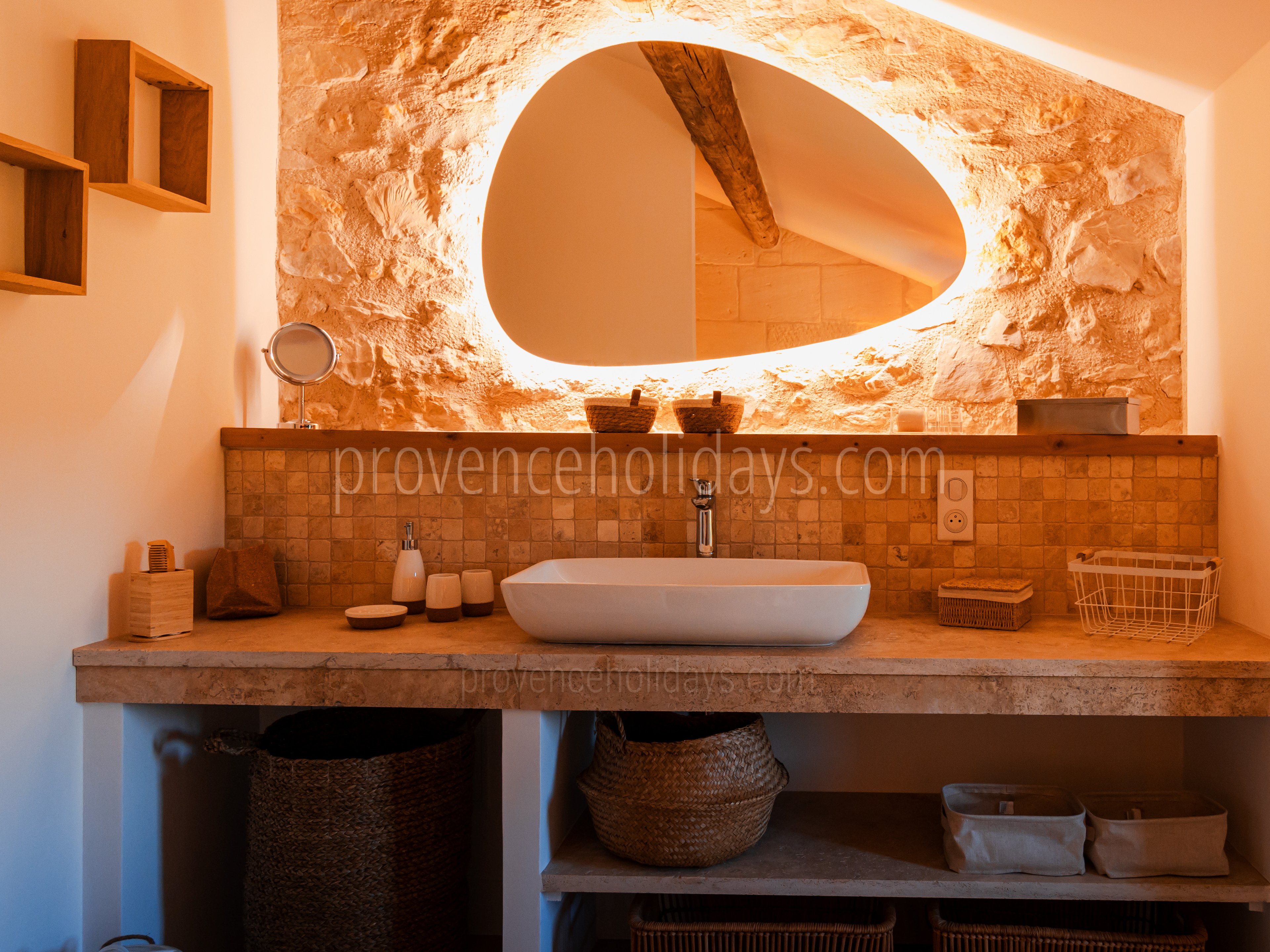 71 - Mas des Pommiers: Villa: Bathroom