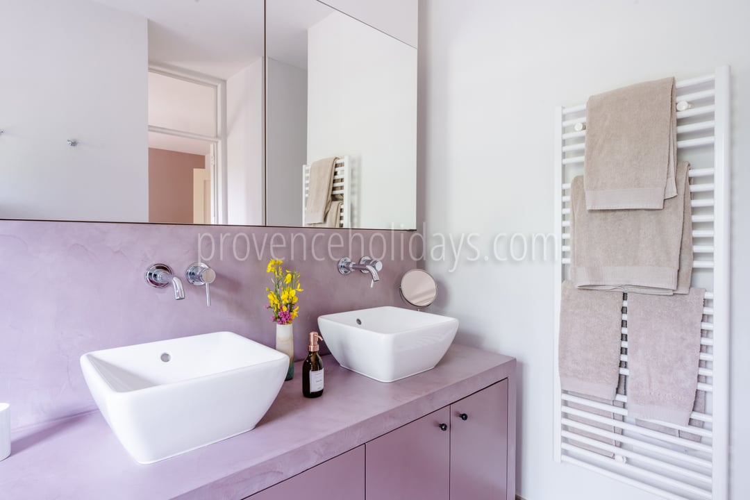 12 - Bergerie des Vignes: Villa: Bathroom