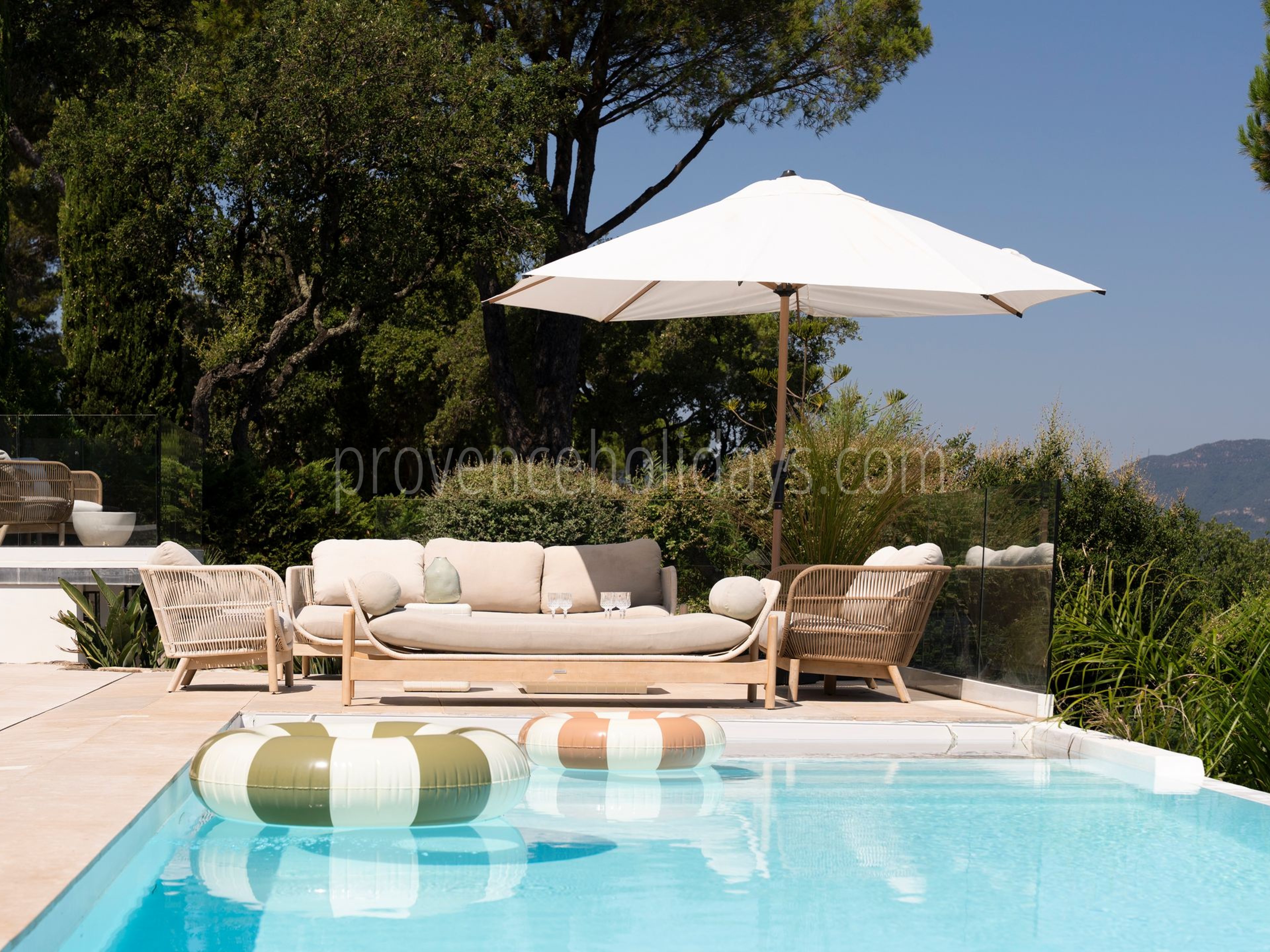25 - La Villa Bohème: Villa: Pool