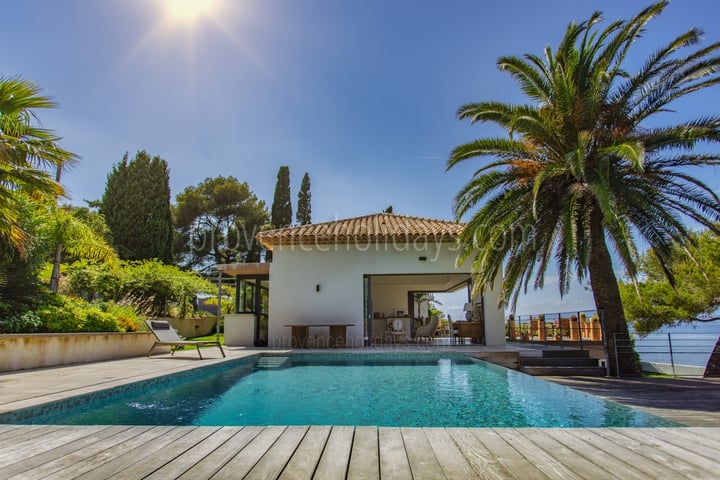 18 - Villa Giens: Villa: Pool