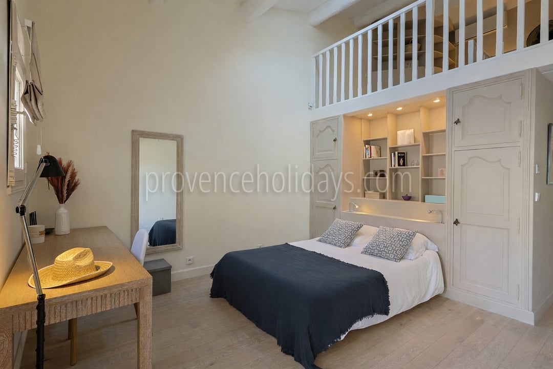 10 - Domaine de la Tour: Villa: Bedroom