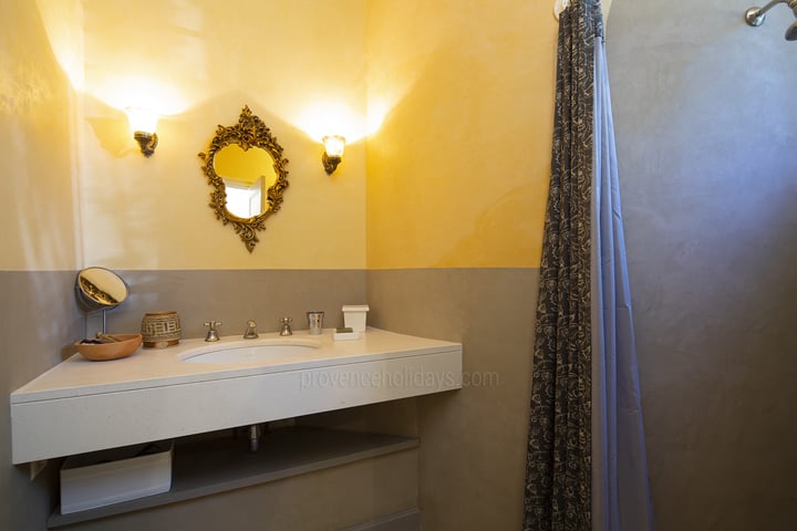 44 - Mas des Anges: Villa: Bathroom