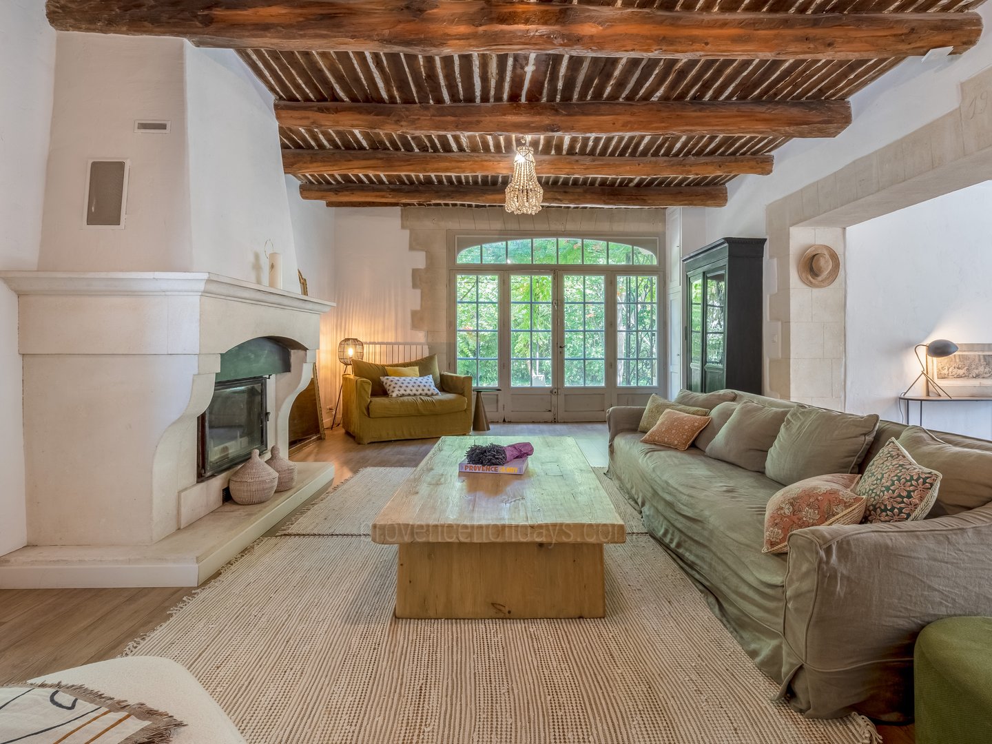 4 - Le Mas des Figues: Villa: Interior - Living room
