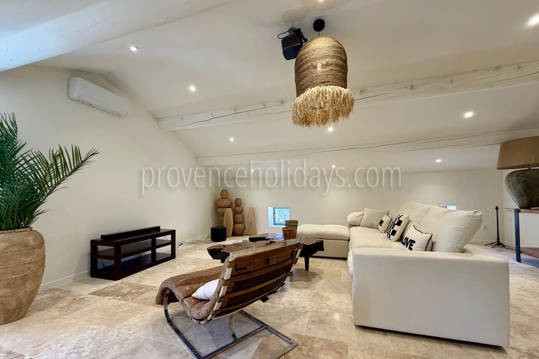9 - Contemporary house in L\'Isle-sur-la-Sorgue: Villa: Interior