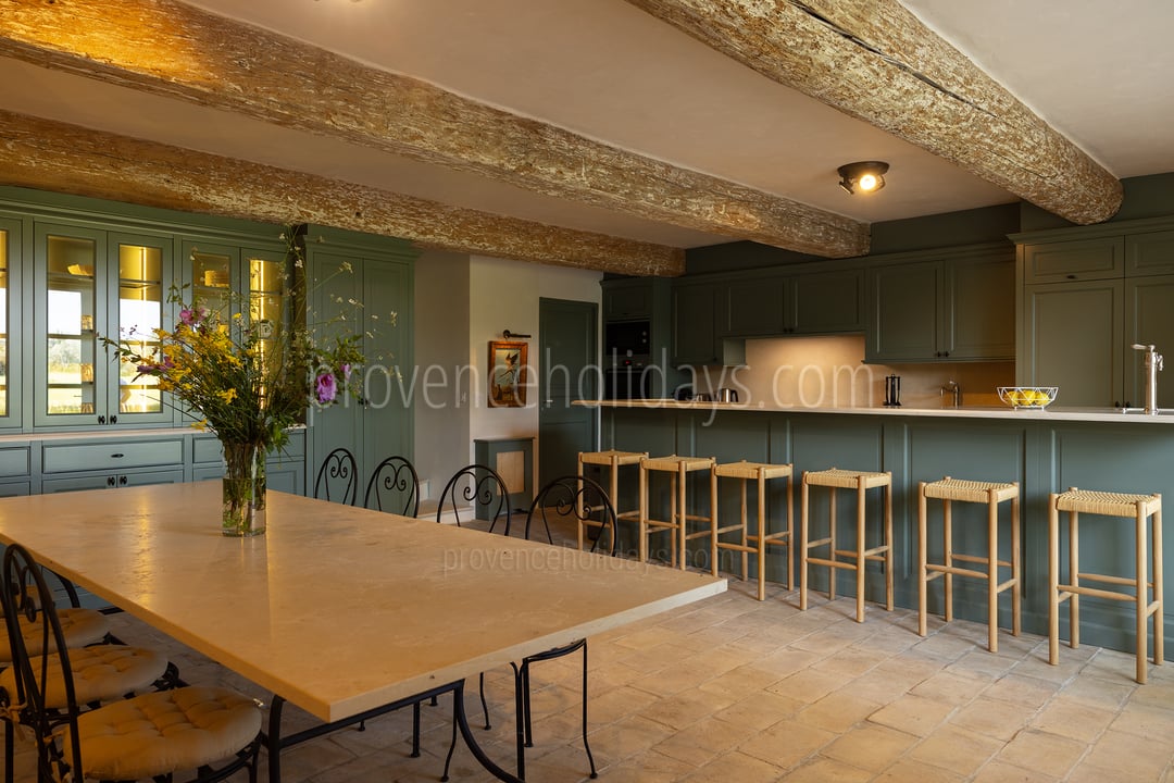 11 - Bastide Mouriès: Villa: Interior