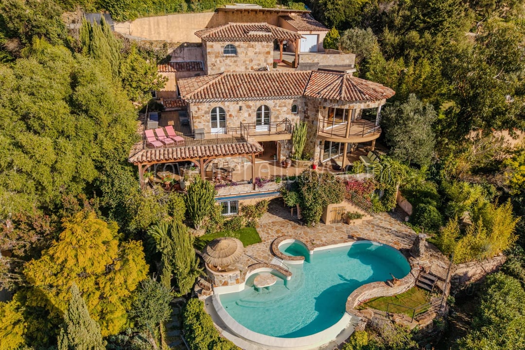 7 - Villa provençale à Rayol-Canadel-sur-Mer: Villa: Exterior