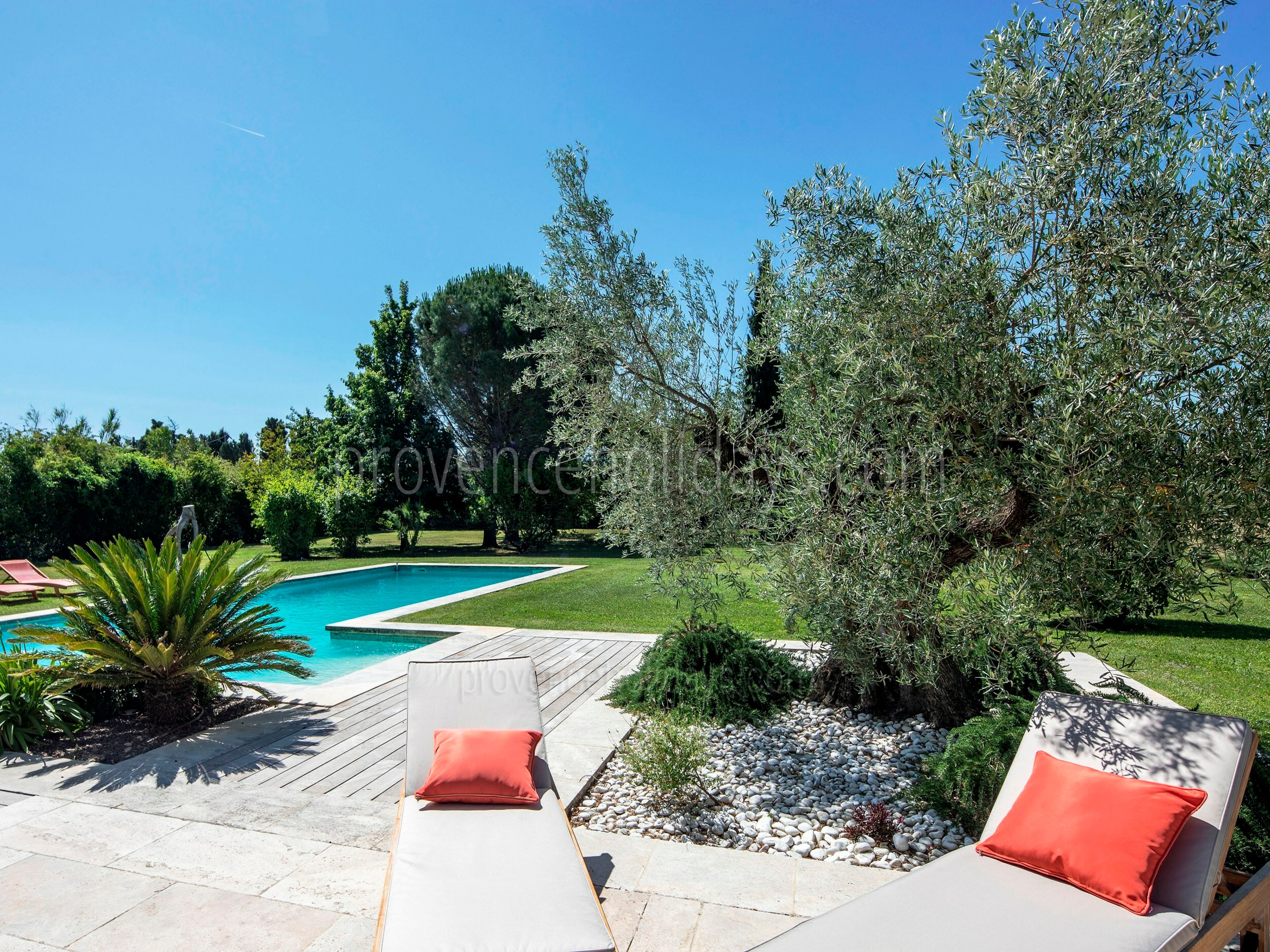 17 - Mas Luna: Villa: Exterior