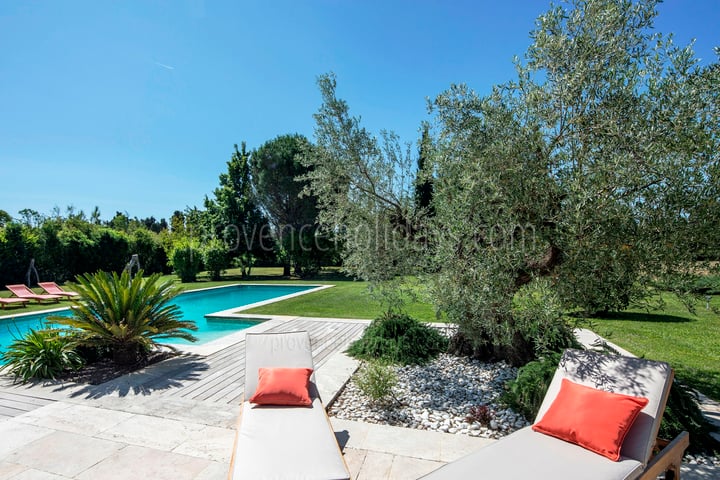 17 - Mas Luna: Villa: Exterior