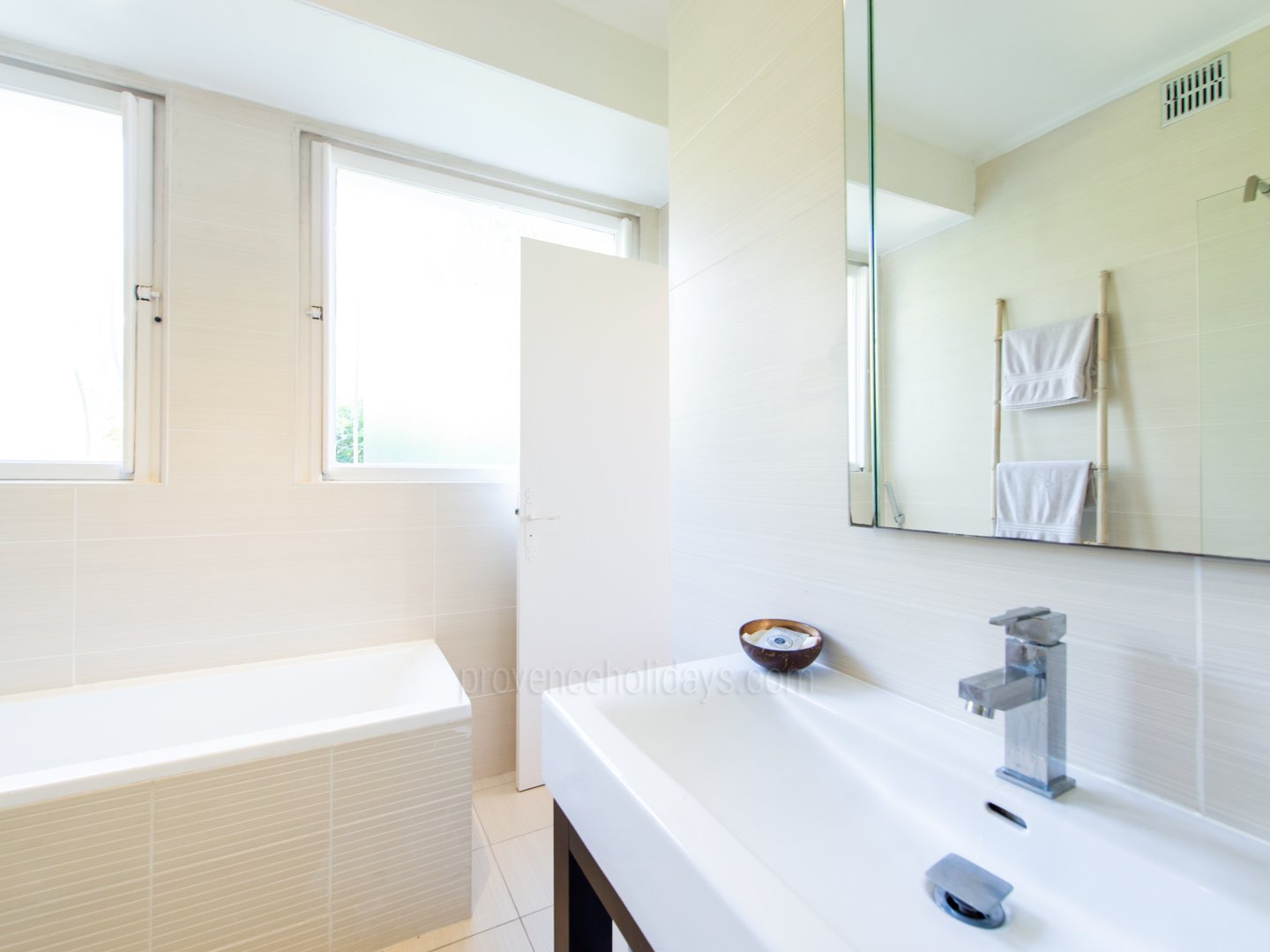 4 - Villa Caprice: Villa: Bathroom