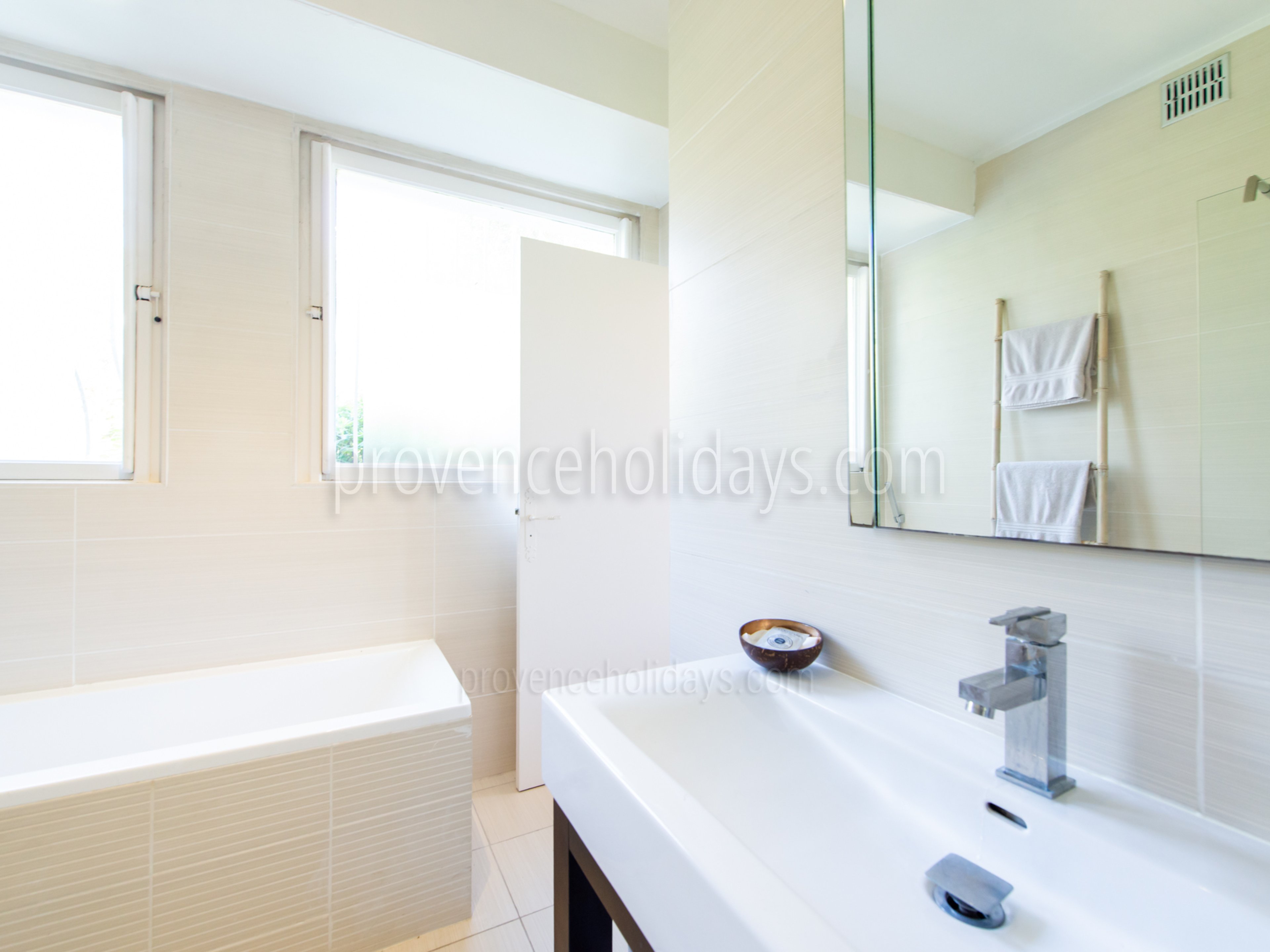 4 - Villa Caprice: Villa: Bathroom